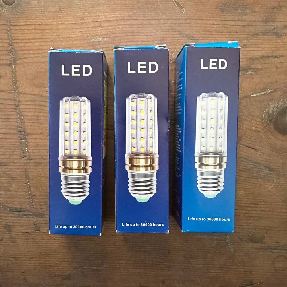 3 Pack LED Lightbulbs 12 Watts / 11-–230V NEW - Picture 2 of 4